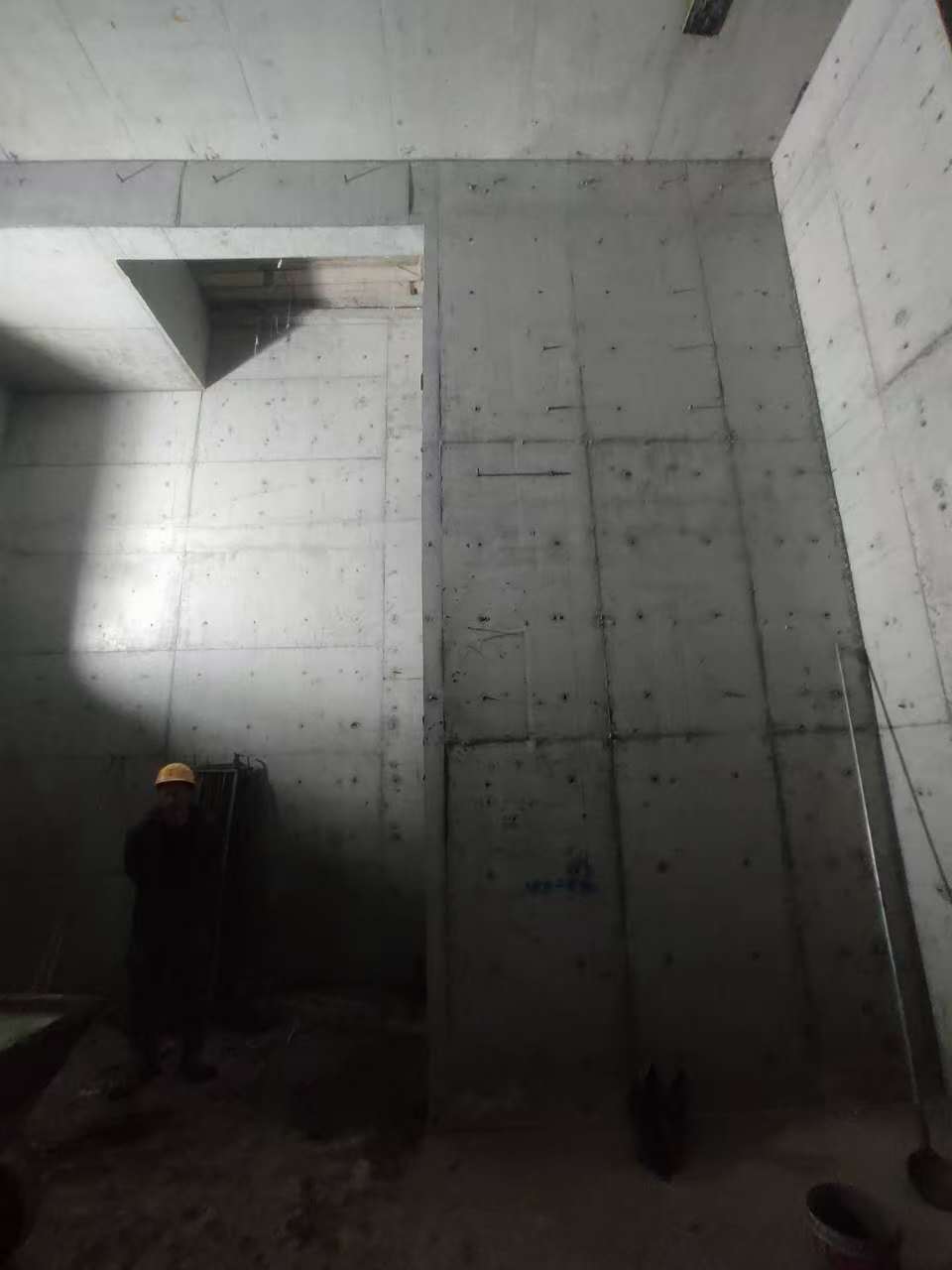 孝感墙上开槽钢筋断了有影响吗